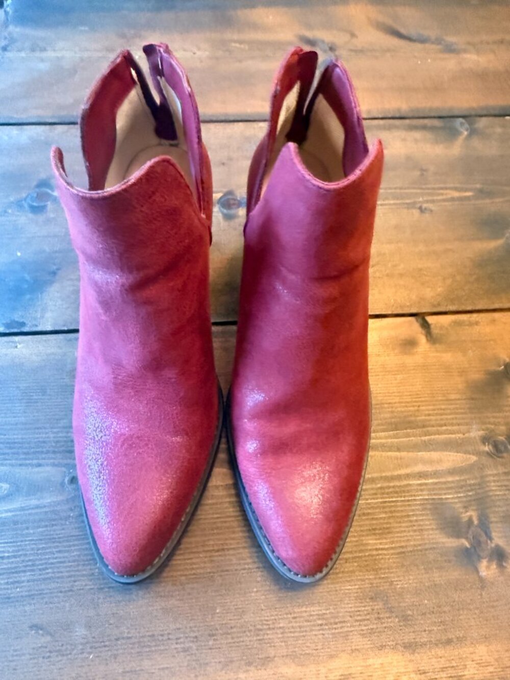 NWOT Red Wonderly Vanessa Booties Size 9 1/2 - Picture 2 of 5